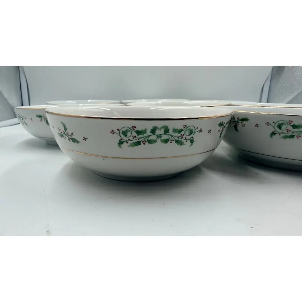 Vintage Set of 8 Gibson Holiday Holly Berry Bowls